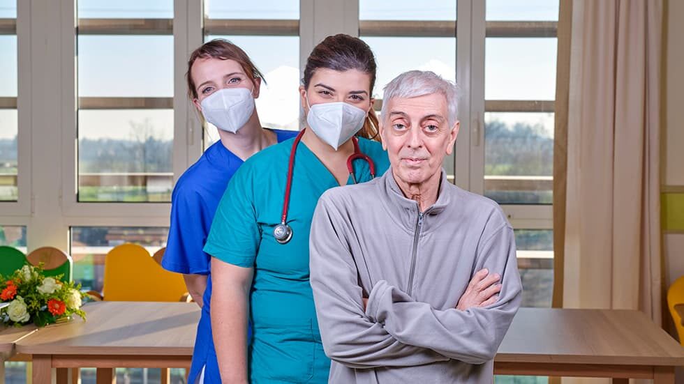 Creatinina alta negli anziani: cause, rischi e rimedi