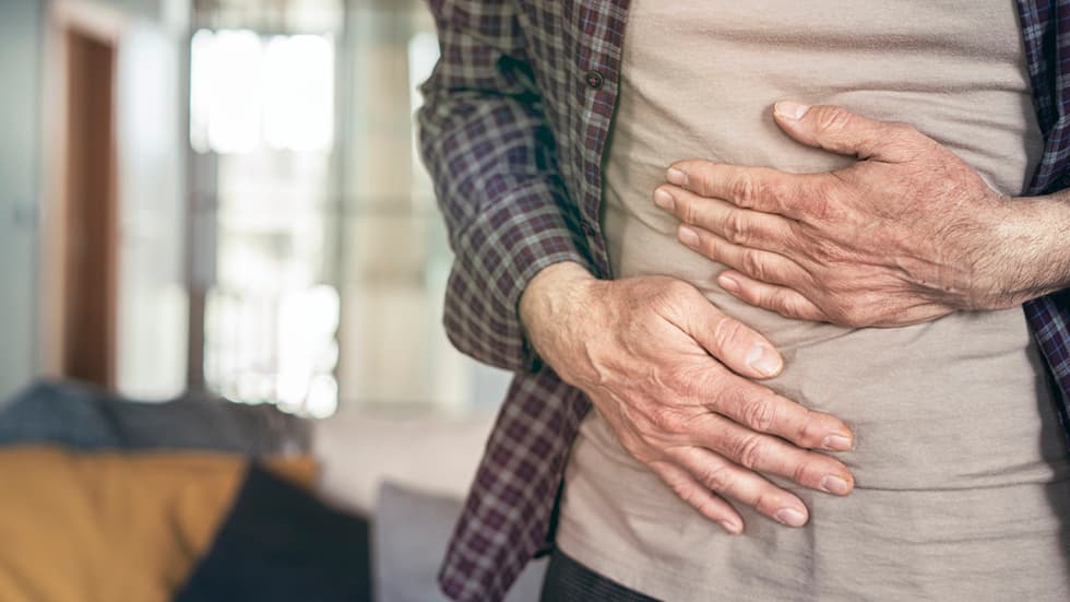 Stitichezza negli anziani: cause, rimedi e cosa fare